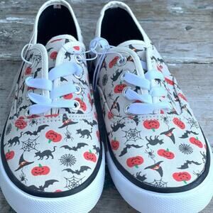 BNWT ISAAC MIZRAHI Halloween Pumpkin Bat Sneaker Shoes, Women’s Size 8.5